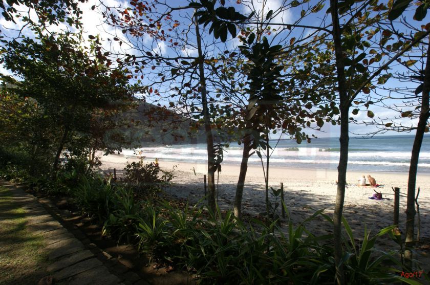 Praia de Camburizinho