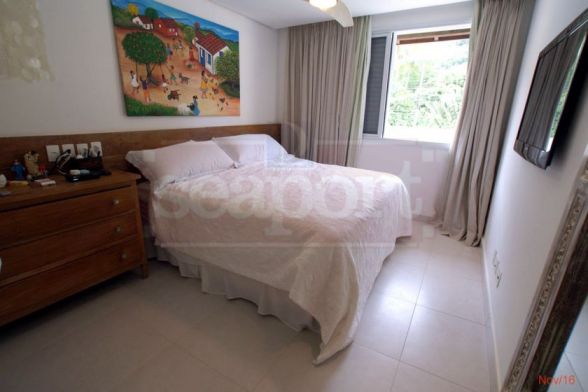 Suite 1 com TV e Ar Condicionado