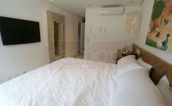 Suite 1 com TV e Ar Condicionado