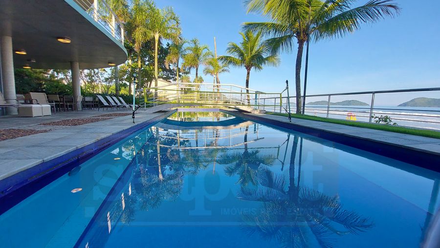 Piscina Frente ao Mar