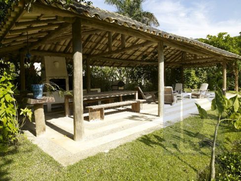 Churrasqueira e Jardim