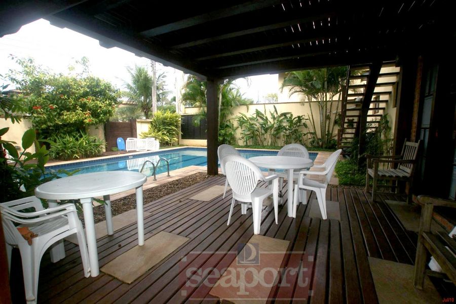 Piscina e Deck 