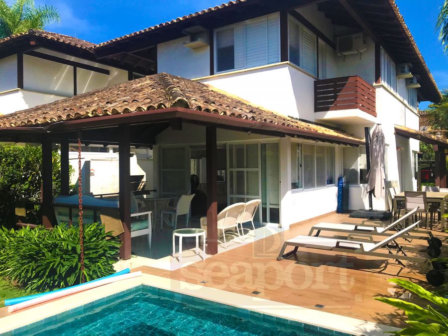 Varanda e Piscina Privativa 