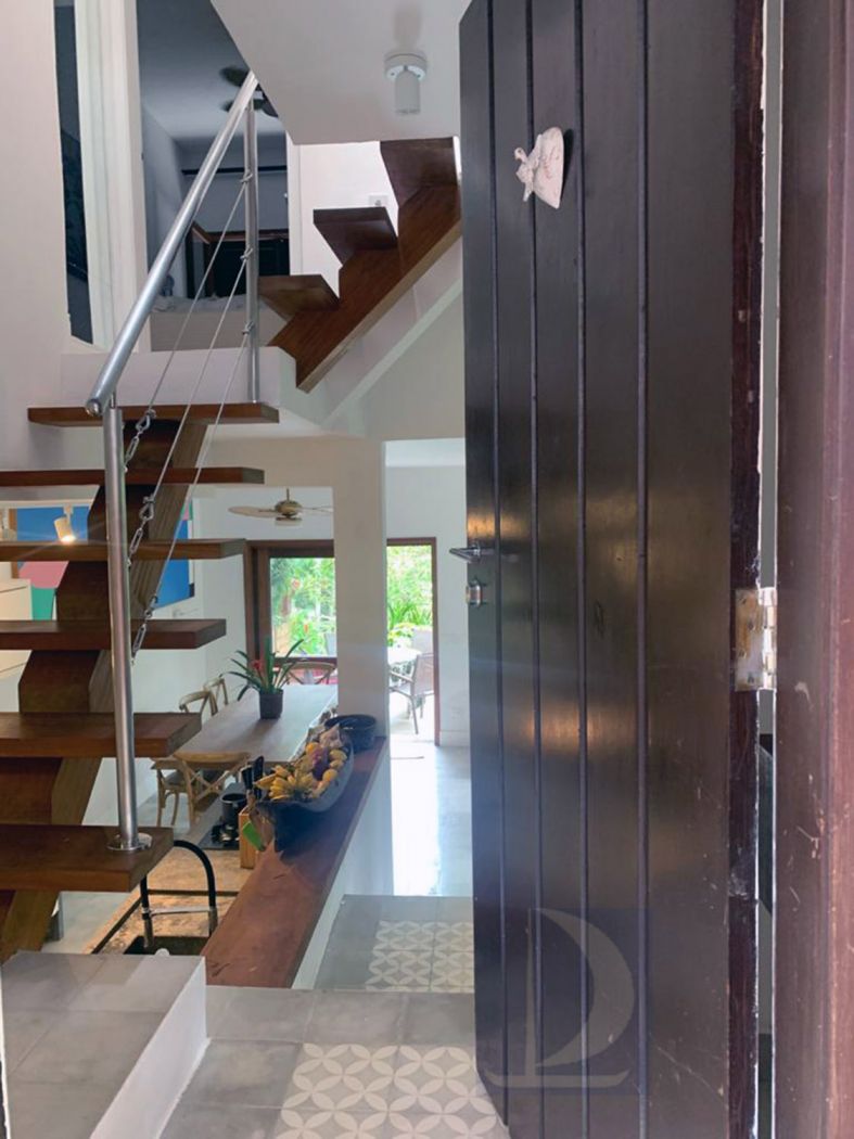 Escada Acesso Suites 