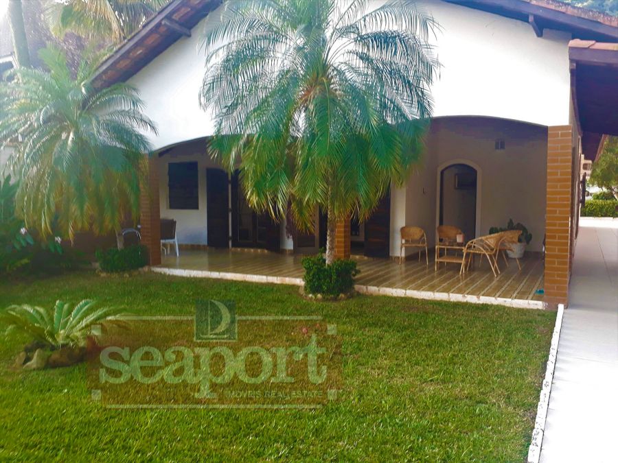 Jardim e Fachada Principal