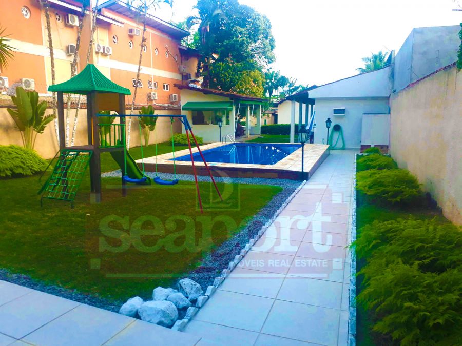 Piscina e Playground 