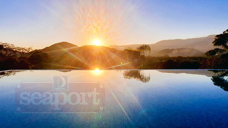 Piscina Borda Infinita 