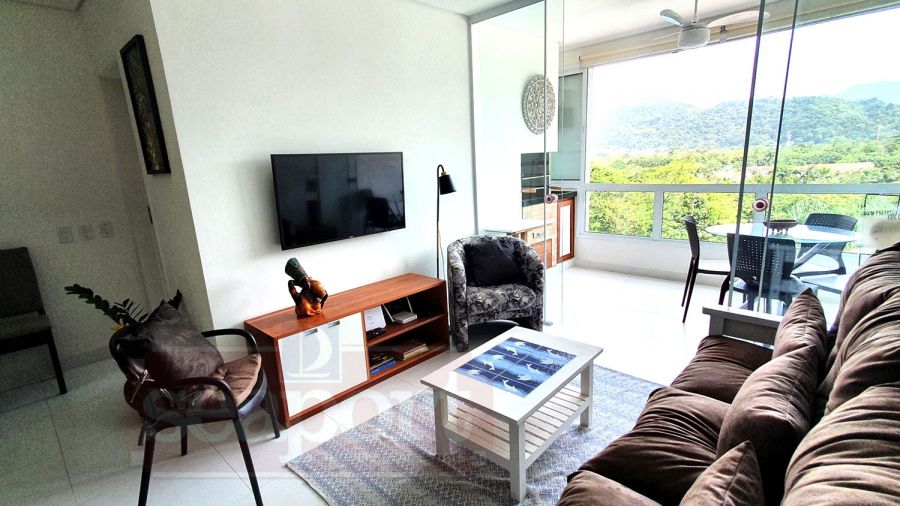 Sala de estar e varanda 