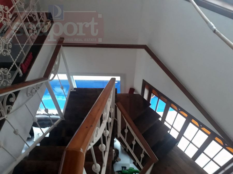 Escada de acesso SuÃ­tes