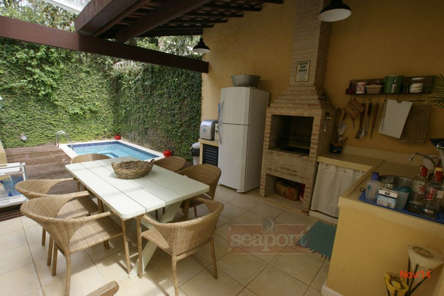 Churrasqueira / Piscina Aquecida