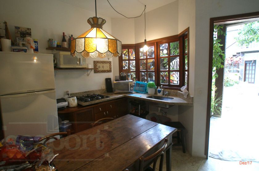 Cozinha e Mesa de Jantar