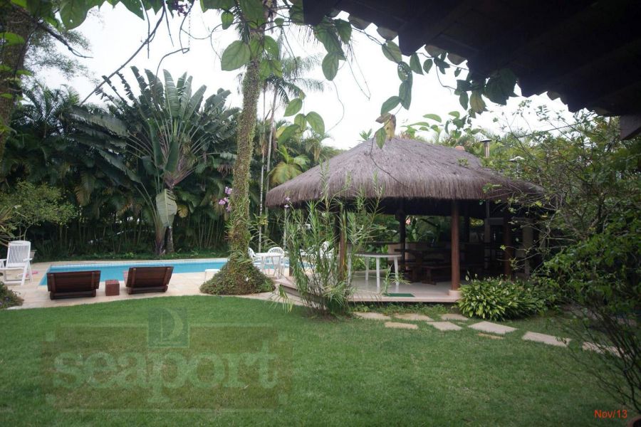 Piscina e Quiosque / Churrasqueira