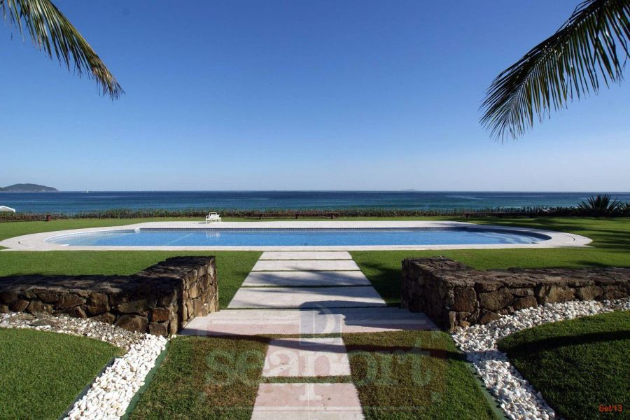 Piscina Frente ao Mar