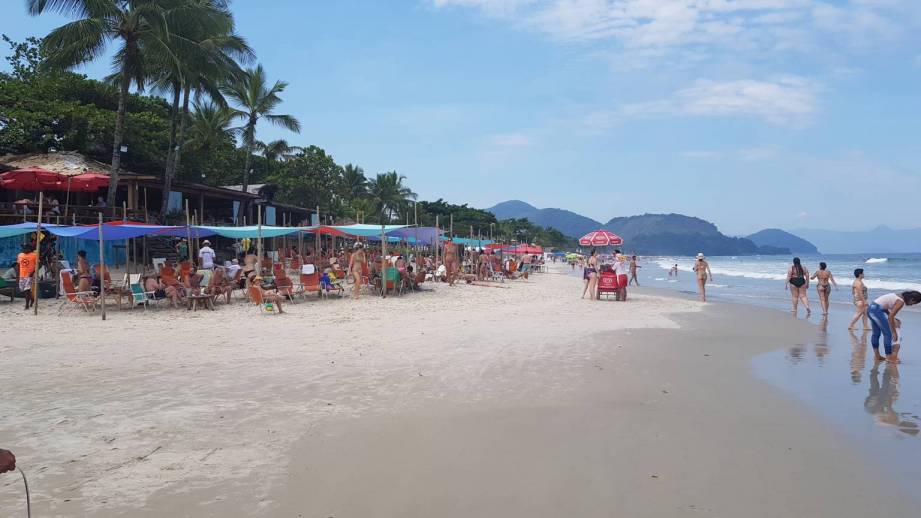 Área vizinha da praia onde há os melhores e únicos restaurantes frente ao mar da região: Chapéu de Sol e Badauê