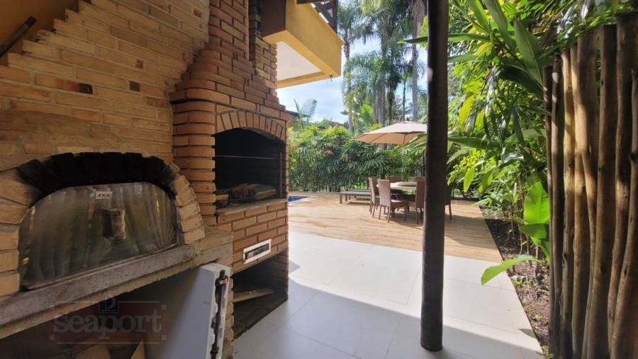 Varanda e churrasqueira 