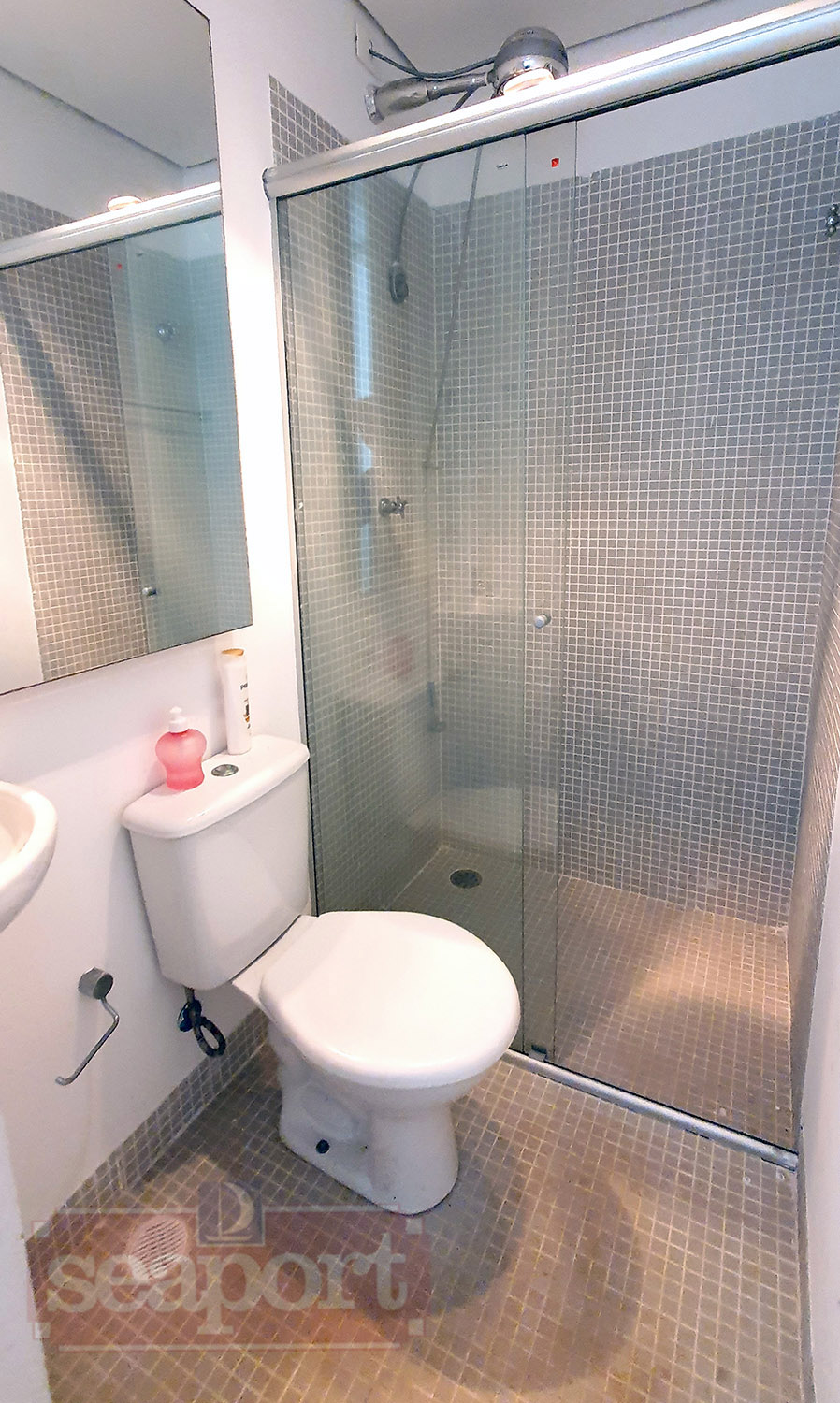 Dormitório Empregada banheiro 