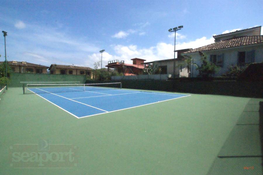 Quadra de Tênis do condomínio 
