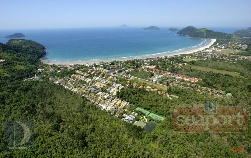 Condomínio Praia da Baleia 