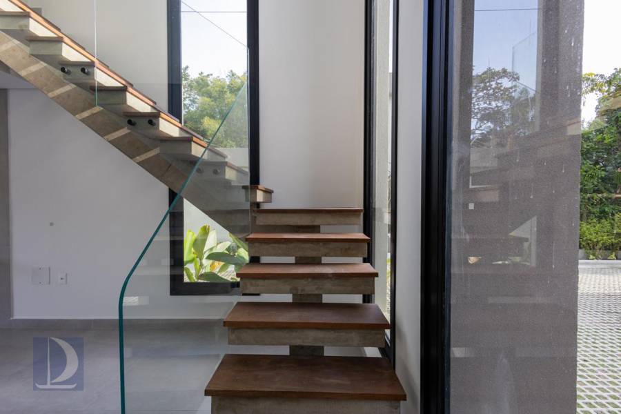 Escada acesso suítes 