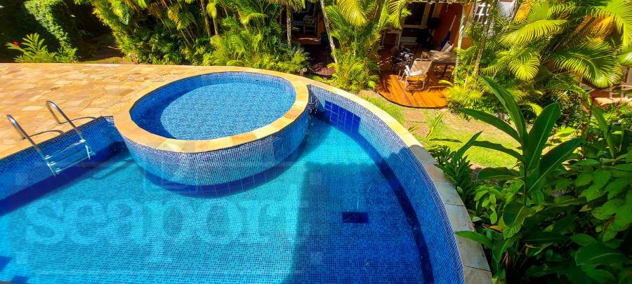 Piscina do condomínio