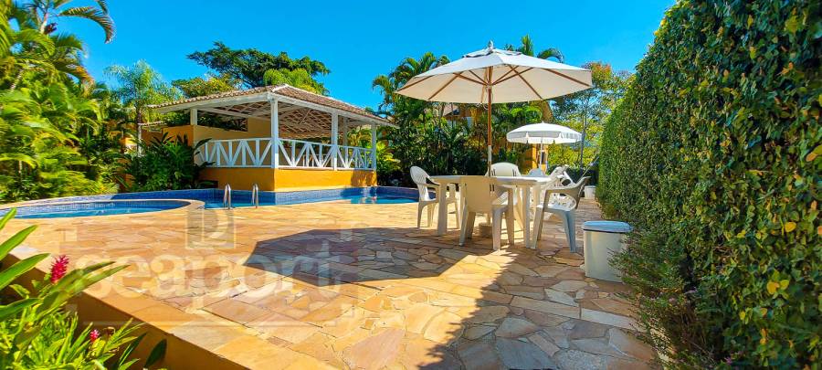 Piscina do condomínio