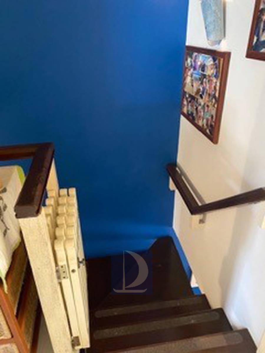 Escada Acesso Dormitórios 