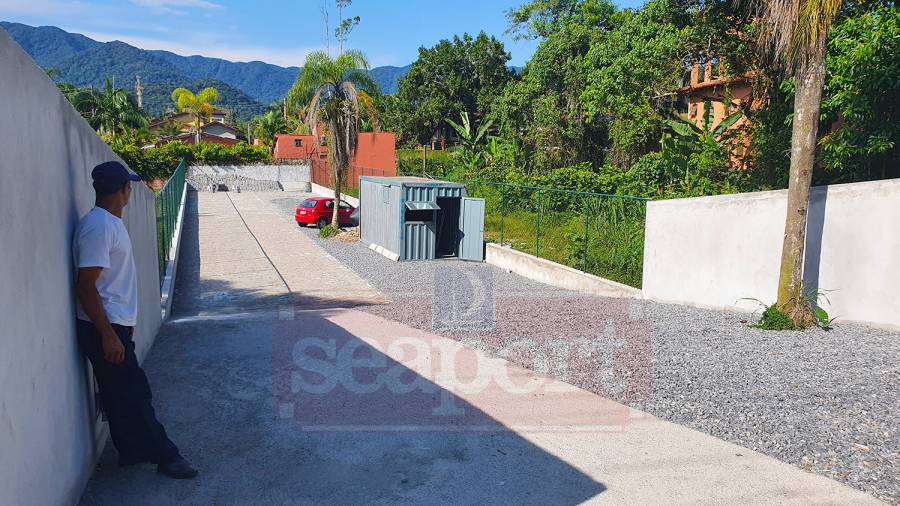 Terreno Apoio Praia e Estacionamento