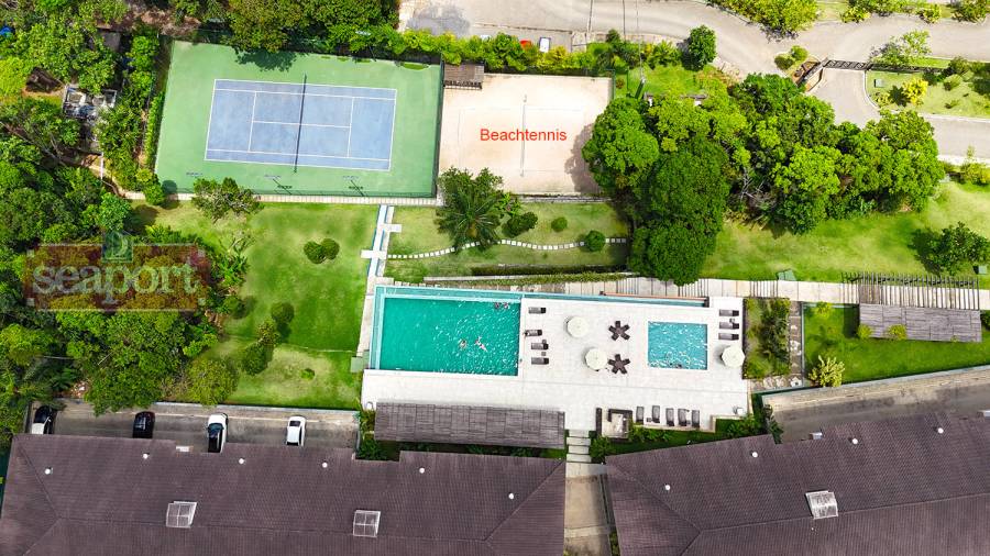 Condomínio piscinas  e  quadras