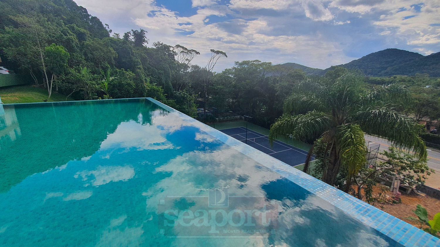 Piscina Borda Infinita 