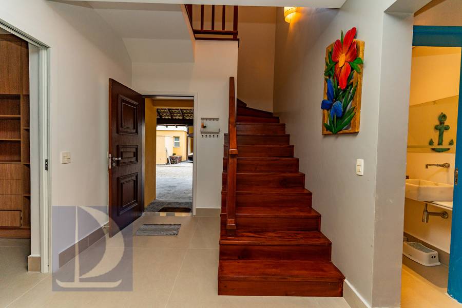 Escada Acesso Suítes