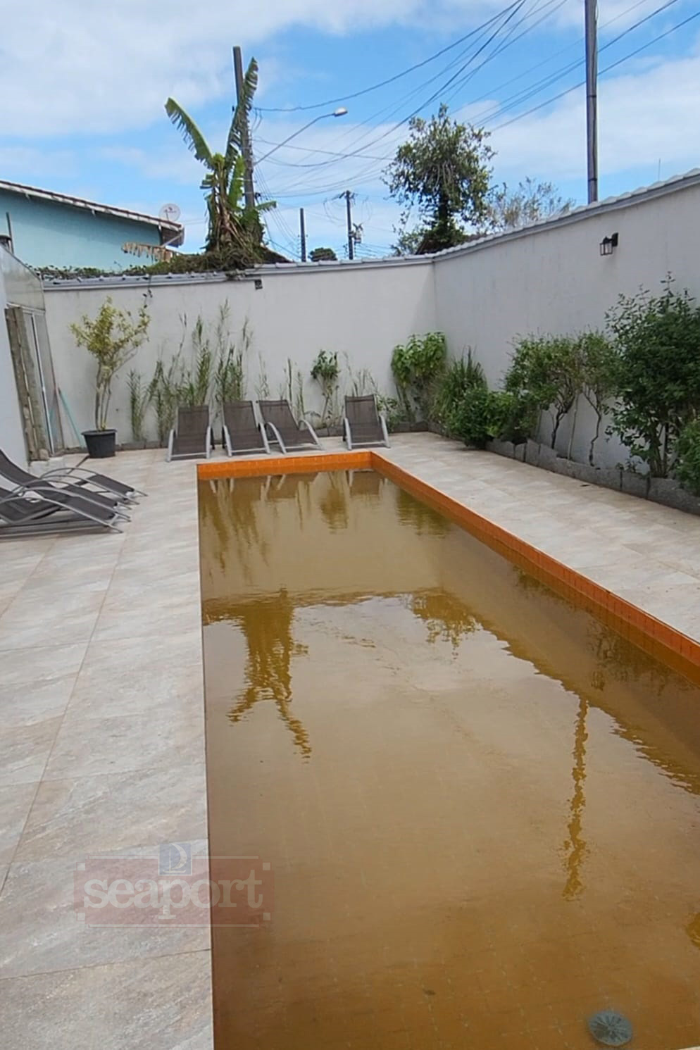 Condomínio Piscina 