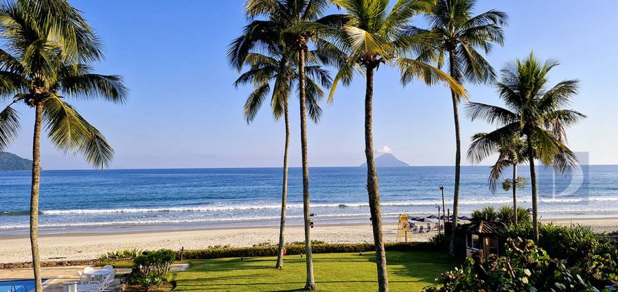Jardim  do condomínio Frente ao Mar 