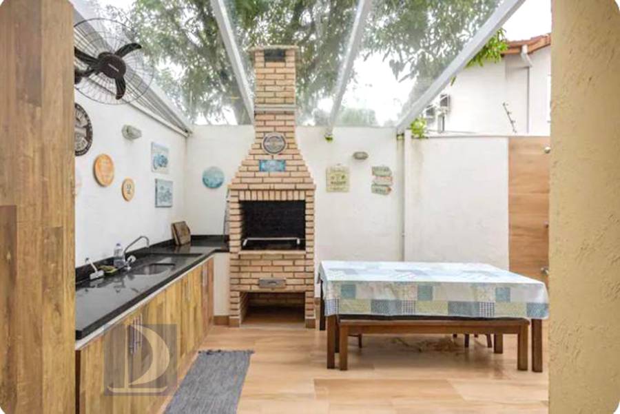 Ampla Varanda com churrasqueira 