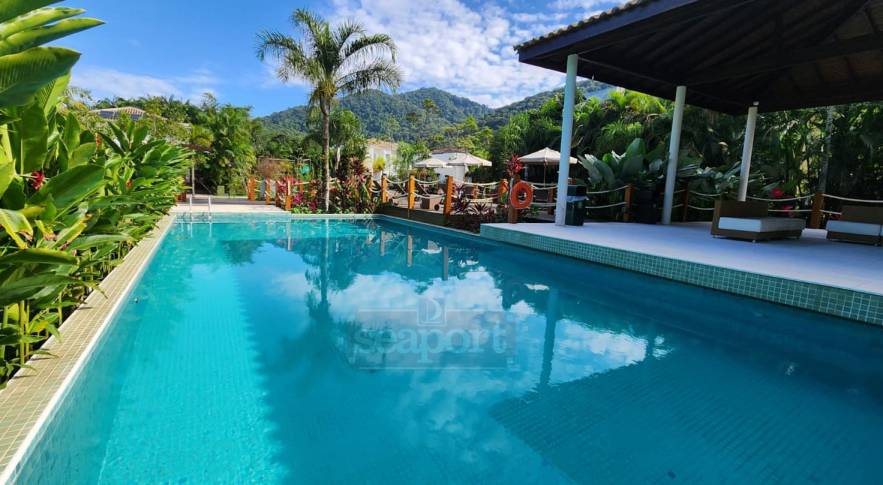 Piscina do condomínio Piscina do condomínio