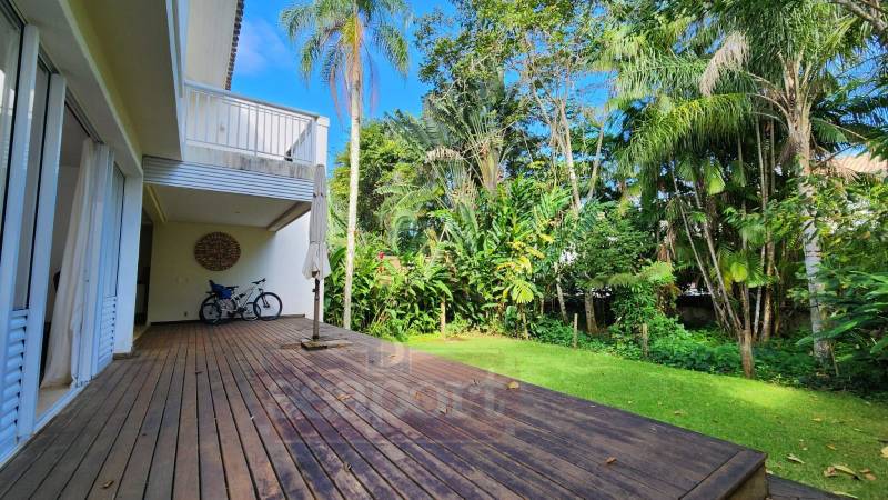 Fachada e Jardim Fachada e Jardim