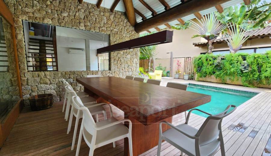 Varanda gourmet e piscina 