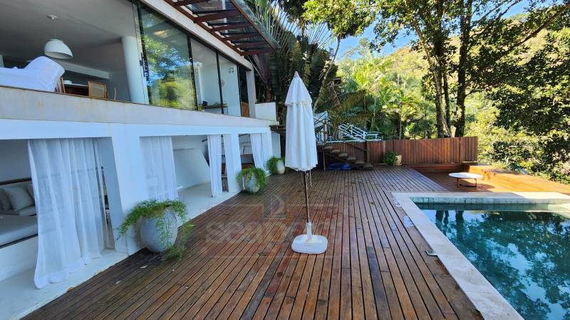 Deck Piscina Frente ao Mar 