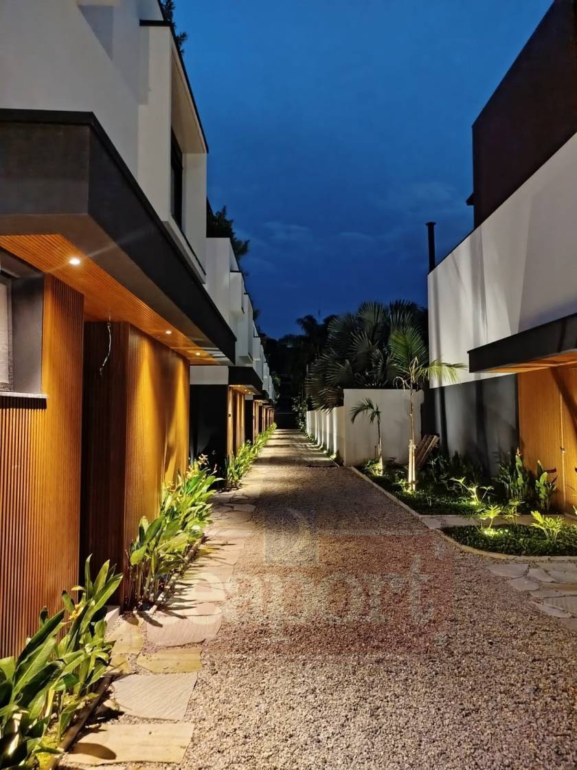 Condomínio rua interna 