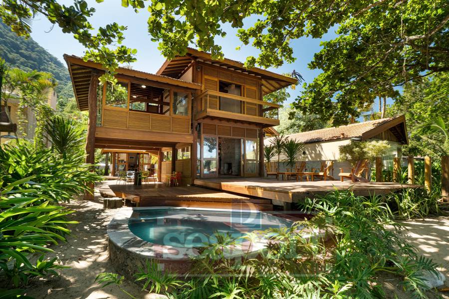 Fachada frente ao mar 