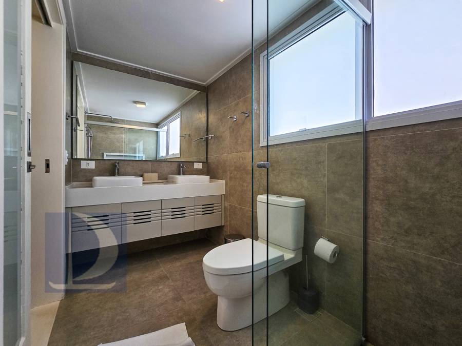 Suíte Master  banheiro 