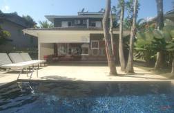 Fachada Piscina
