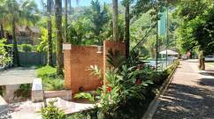 Chuveirão da piscina condomínio