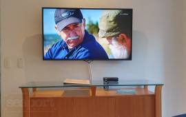 TV 50 polegadas Smart e assinatura Sky 180 canais