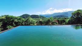 Piscina Borda Infinita 