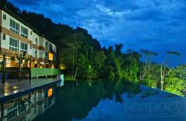 Piscina Borda Infinita 