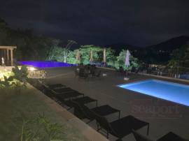 Piscina Borda Infinita