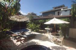 Fachada e Piscina Privativa 