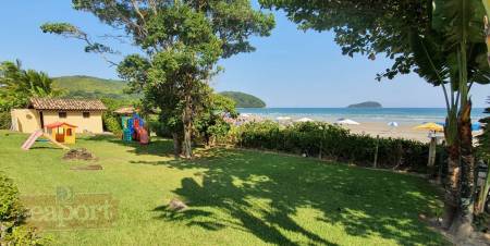 Jardim e Playground Frente ao Mar 