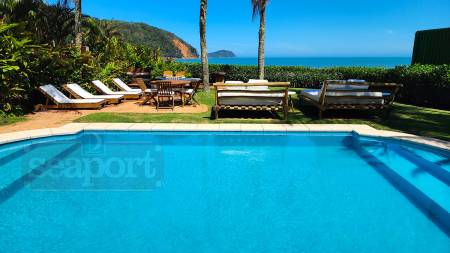 Piscina e Jardim Frente ao Mar 