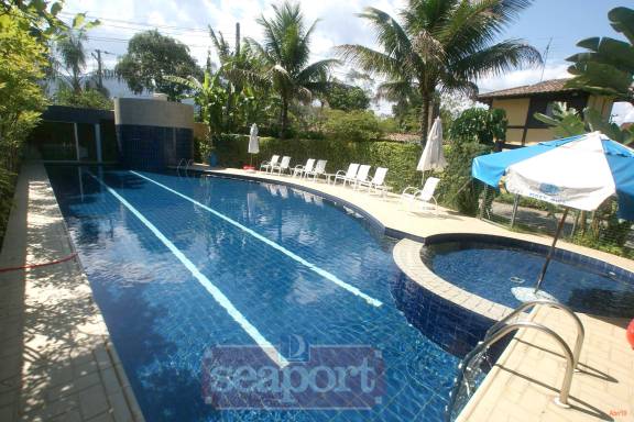 Piscina do condomínio 